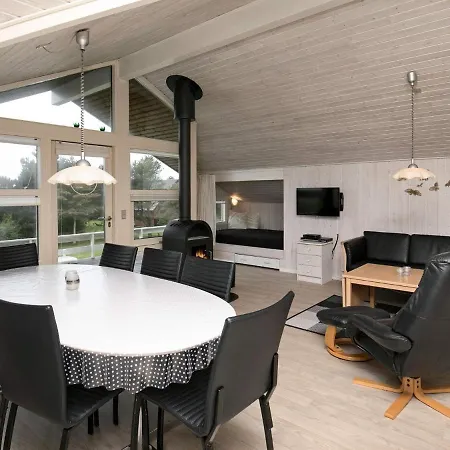 Holiday home Three-bedroom Holiday In 4